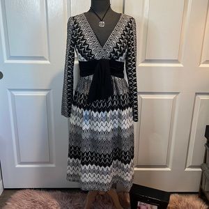 Adrianna Papell beautiful dress size 6